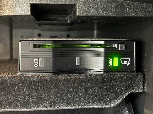 【ETC】を装備。土日の利用料金の割引や、朝夕の通行料金を割引料金で高速道路をお楽しみいただけます。