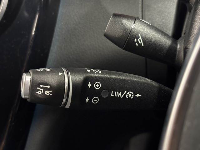 【レーダークルーズコントロールシステム】高速走行や、渋滞での走行時でも、先行車との車間を維持しながらの走行が可能☆