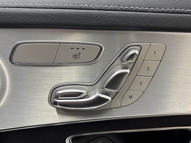 【パワーシート】電動スイッチで操作をし、高さや角度シート位置など最適なシートポジションに細かく設定出来ます☆