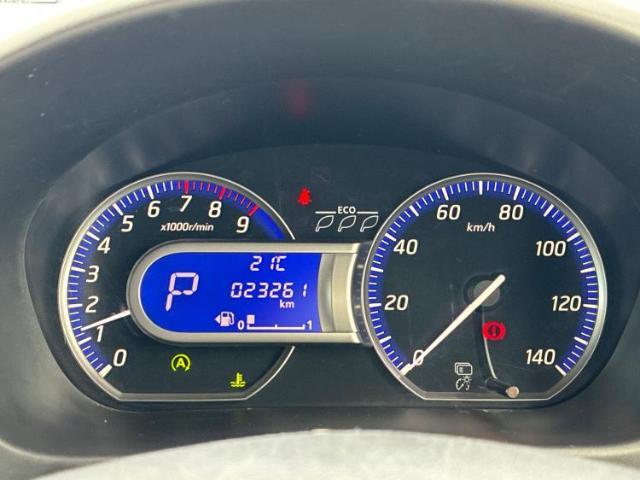 WECARSの展示場では実際に見て、触ってお車をお選びいただけます！知識の豊富な営業スタッフが様々なカーライフをご提案いたします！