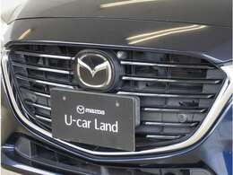 【フロントレーダーセンサー】フロントレーダーセンサーから送信される電波が前方車や障害物に反射し、もどってきた電波を検知することで制御しています。