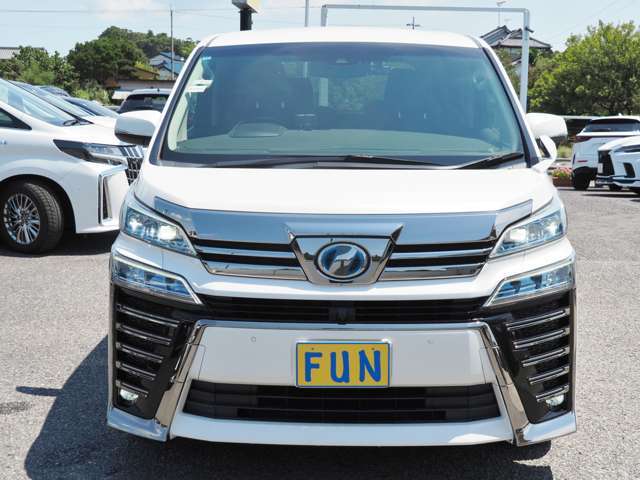 安心のワンオーナー車・内外装とてもきれいなヴェルファイアHV ZRサイドリフトアップシートが入庫しました。ご来店・お問い合わせお待ちしております。