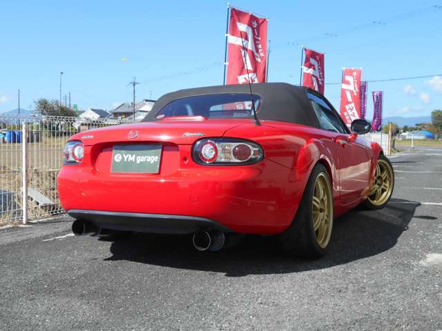 スポーツカー、カスタムカーが大好きです。お気軽にご来店下さい。楽しいお話しいたしましょう