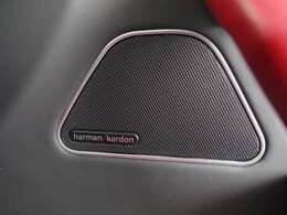 Harman Kardonサウンドの良質な音楽を車内でお楽しみください。