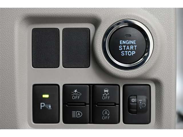 ■コーナーセンサー、■スマートアシストOFF、■VSC OFF、■オートハイビーム、■Stop ＆ Startキャンセル　各スイッチ、■手動光軸調整ダイヤル  装備