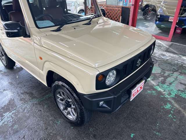 TAXは、プロの技術とプライドをもって、一物一価といわれる中古車に「安心」をお付けして、日本全国の皆様を笑顔にするカーライフをお届けします。