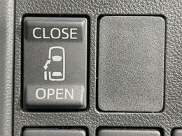 【パワースライドドア】スマートキーや運転席のスイッチでスライドドアの開閉が可能♪電動だから力を入れてドアを開ける必要が無く、小さいお子様でも、重い荷物を持っている時もラクに開け閉めできます♪