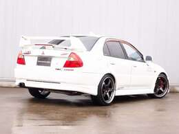 全国でも希少価値のランサーエボリューション6カスタム車両の入庫！高額モデルのADVAN製GT18AWにTEIN車高調、マフラーなどの人気パーツに加え、タイミングベルト、ラジエーターも交換済み