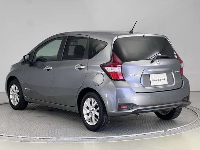 【ワイド保証】日産販売店の中古車には、無料で保証が付いています。走行距離無制限で、無料保証期間は1年間から。品質に自信があるから実現した、日産ならではの保証です。