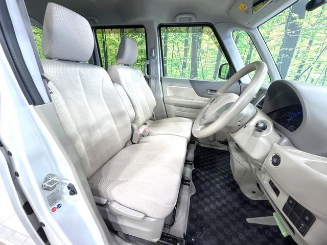 運転席シート廻りは使用感も少なく、良好な状態となっています。丁寧に使われていたことがよくわかりますね。
