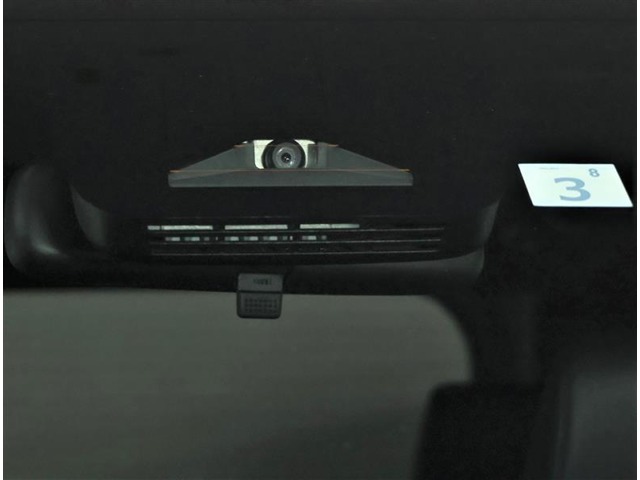 TOYOTA　SAFETY　SENSEは道路状況、車両状態、天候状態及びドライバーの操作状況などによっては、作動しない場所があります。あくまで運転補助機能です。