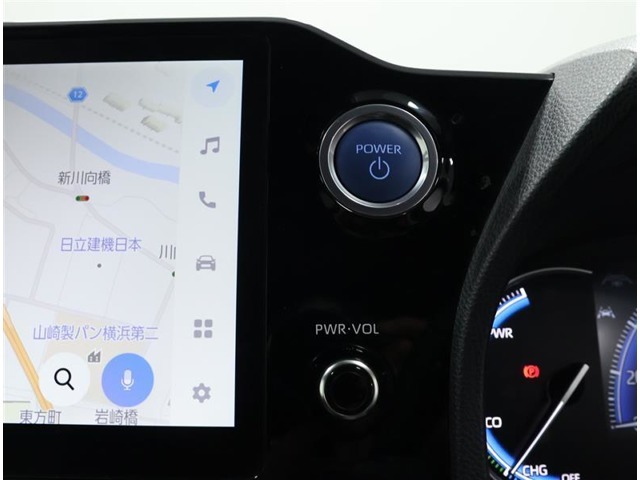 ポケットやバッグからキーを出さずにスマートに乗り込め、ボタンプッシュでおしゃれにエンジンスタートです。盗難防止イモビライザーも装備で安心です！