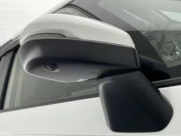 【ドアミラー】大きくて見やすいので、後方を見るときも安心です！