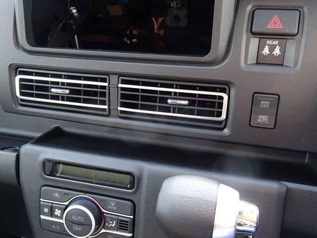 保証につきましては、スバルディーラーさんへ持込み、新車保証継承手続きをさせていただきます。・一般保証　届出から3年間または60，000キロ・特別保証　届出から5年間または100，000キロ