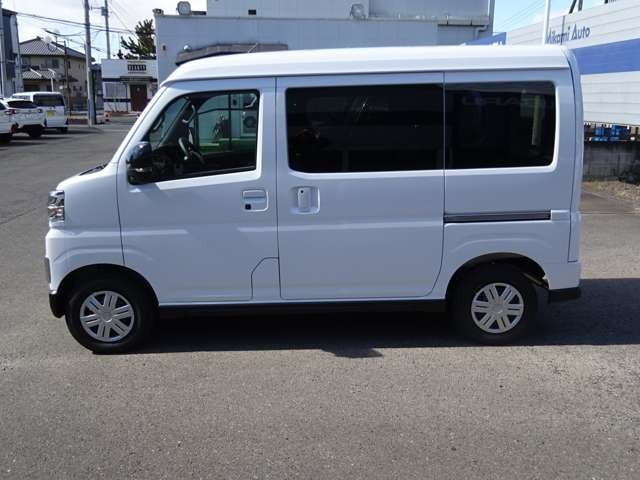 中古車は1台1台の状態が異なります。原則として当社にご来店をいただき、実車をご確認いただきましたお客さまに販売をさせていただきます。実車確認が出来ない場合は販売をお断りさせていただきす。ご了承下さい。