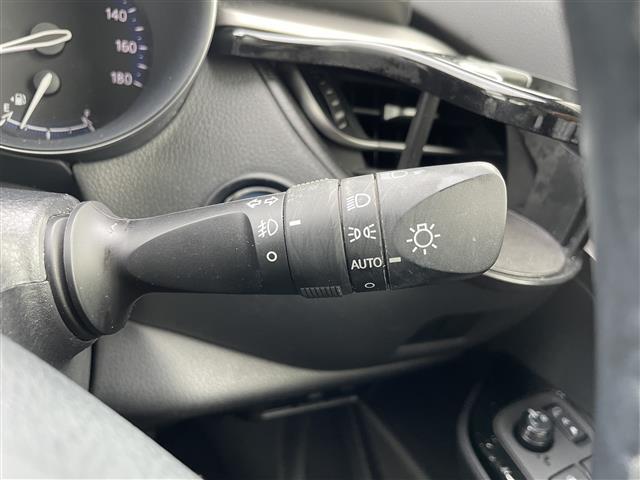 気になる車はすぐにお問い合わせください！画面右側の0066から始まる無料ダイヤルからお問い合わせ下さい！専門スタッフがお車のご質問にお答えいたします！