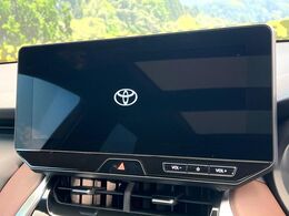 【12.3インチディスプレイオーディオ】スマートフォンと連携が可能な大画面ディスプレイオーディオです。スマートフォンのナビ機能を使用したり、Bluetooth接続で音楽もお楽しみいただけます！