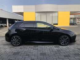 販売するすべての中古車に【ロングラン保証】が付帯します。走行距離無制限・期間は1年間です。保証修理は全国5000箇所のトヨタテクノショップにてお受けいただけます。