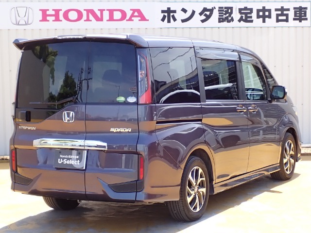◆リアは【プライバシーガラス】となっております。プライバシーの確保と見た目の良さはもちろんの事、太陽光を防ぐのでエアコンの効きも良くなります。エアコンの効きが良くなるので、燃費の向上にもつながります。