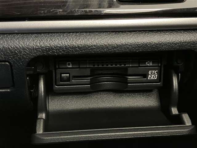 高速道路をスイスイッと通過の『ETC』付き！ETCカードをお持ちでない方は、トヨタETCカードもございますので、ご相談下さいね！詳しくはスタッフまで！通話料無料のフリーダイヤル「0078-6003-527324」