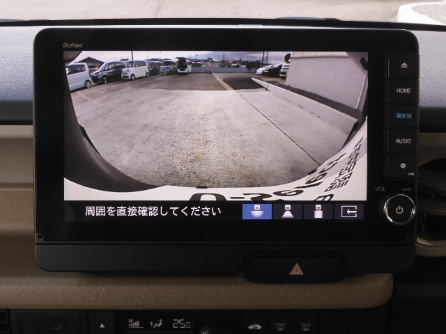 ◆バックカメラ◆リバースにするだけで映ります、後方の安全確認や、狭い駐車場での車庫入れ、雨の日や夜間など視界の悪い時に便利です！安全にバックする為には欠かせない装備です。