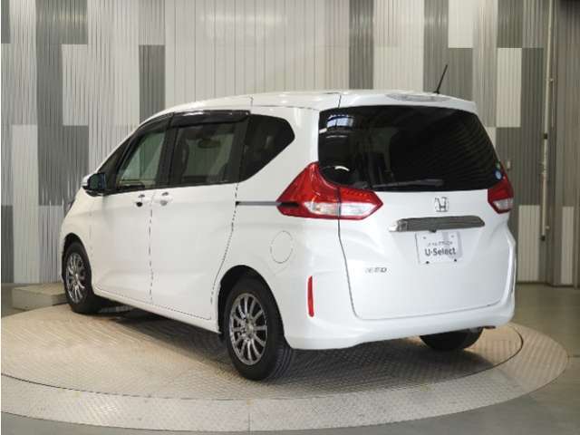 色々なお店で販売しているHonda車ですが、アフターサービスも全てお任せ頂けるのは「HondaCars正規販売店」だけ！ご納車後もお住まいの地域の販売店にて　アフターサービスをお任せいただけます。
