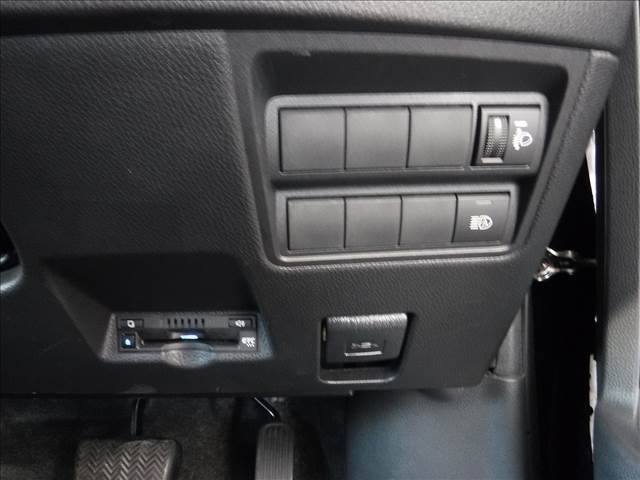 純正ディスプレイオーディオ☆Bluetooth☆バックモニター☆セーフティセンス☆BSM☆クリアランスソナー☆オートハイビーム☆ビルトインETC☆スマートキー☆プッシュスタート☆ステアリモコン☆禁煙車