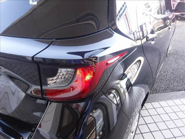 純正ディスプレイオーディオ☆Bluetooth☆バックモニター☆セーフティセンス☆BSM☆クリアランスソナー☆オートハイビーム☆ビルトインETC☆スマートキー☆プッシュスタート☆ステアリモコン☆禁煙車