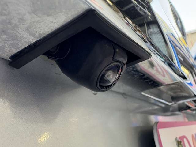 車庫入れも安心バックカメラ付き！