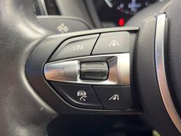 ●アダプティブクルーズコントロール：前の車との車間距離を一定にとりつつ、一定速度で自動走行してくれる次世代のクルーズコントロール！主に高速道路や自動車専用道路で使用する便利な機能です！