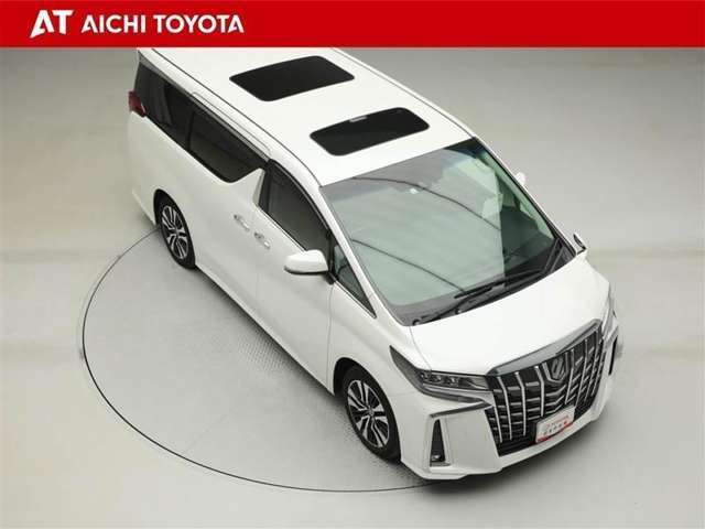 両側パワースライドドア付きだから、狭い駐車スペースなどでの乗り降りラクラク♪小さなお子さまのいるご家庭には嬉しい装備です。