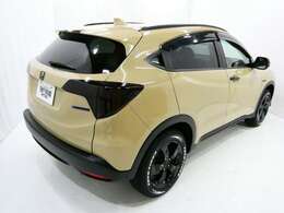 フロアマット・シートカバー・オーディオ交換等内装をリメイクできるオプションも豊富です。