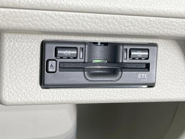 【ETC】高速道路の料金所をストレスなく通過！話題のスポットやサービスエリアに多い「スマートIC」利用時は必須のアイテムです。当店でセットアップを実施、ご納車当日からすぐにご利用いただけます！
