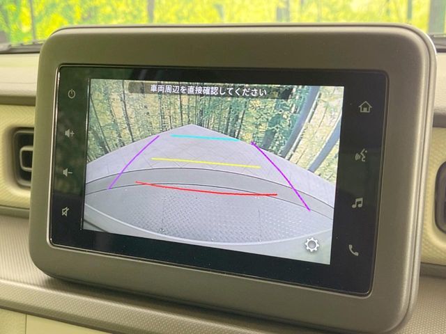 【バックカメラ】駐車時に後方がリアルタイム映像で確認できます。大型商業施設や立体駐車場での駐車時や、夜間のバック時に大活躍！運転スキルに関わらず、今や必須となった装備のひとつです！