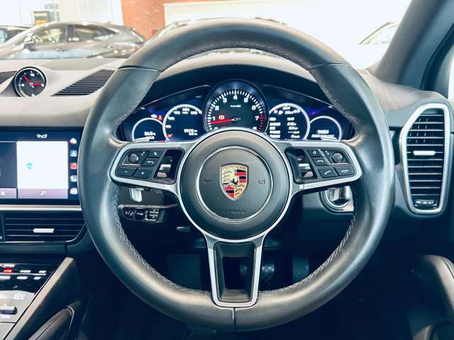 安心してカーライフを始めていただく事ができるよう、納車前にディーラー整備工場もしくは熟練メカニックが在籍する整備工場にて点検を行ない、必要な整備を実施致します。
