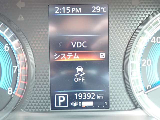 VDC（横滑り防止装置）が装備されており滑りやすい道や障害物を回避した際に車両を安定させてくれますので安心です♪