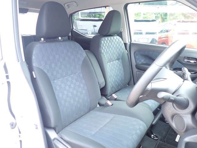 運転席は座り心地が良く快適に運転していただけます♪