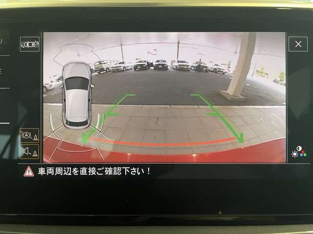 バックカメラがあるので車両後方の安全確認もラクラクです！