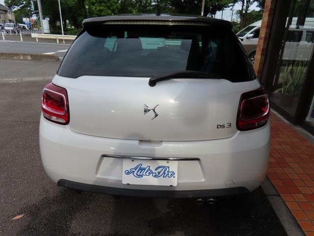 リアバックセンサー装備してますので車庫入れラクラク♪