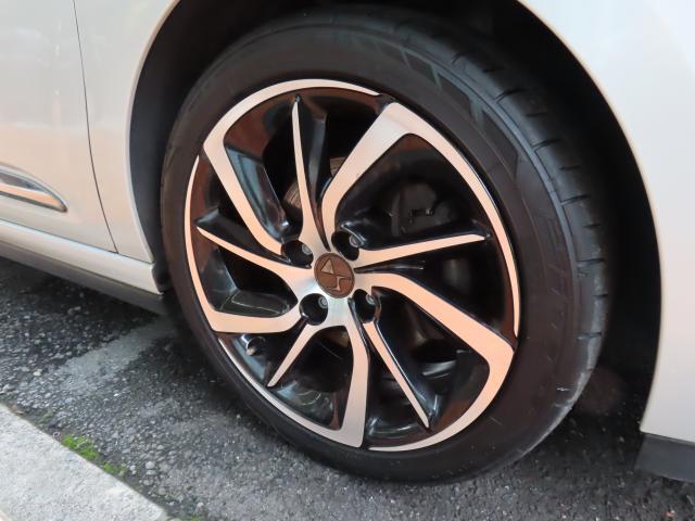 スポーツシックですから17インチアロイホイール装備♪