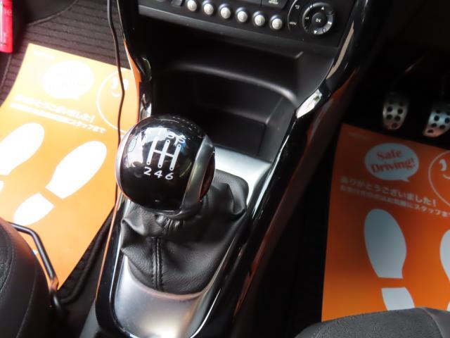 希少な6速マニュアルミッション搭載♪操る楽しさはやっぱりマニュアルですね♪