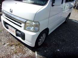 左前です。なかなか綺麗な状態です。ヘッドライトも　なかなか綺麗な状態です。