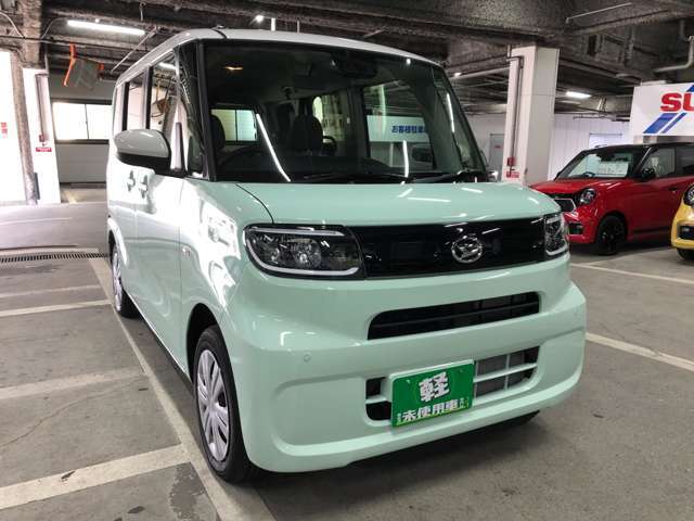 当店では、オールメーカー・オールカラーの新車・届出済み未使用車を取り揃えております。