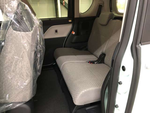 スタッフの平均年齢も若く、元気なスタッフが多いのが特徴の会社です♪軽自動車に関する知識も多いのでご安心ください♪