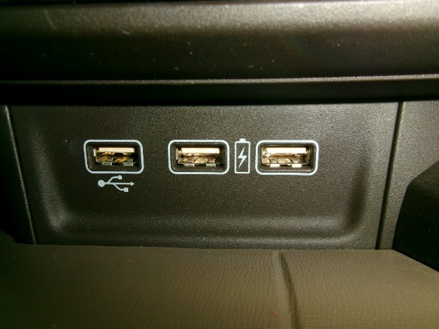 USB・外部入力が可能です♪