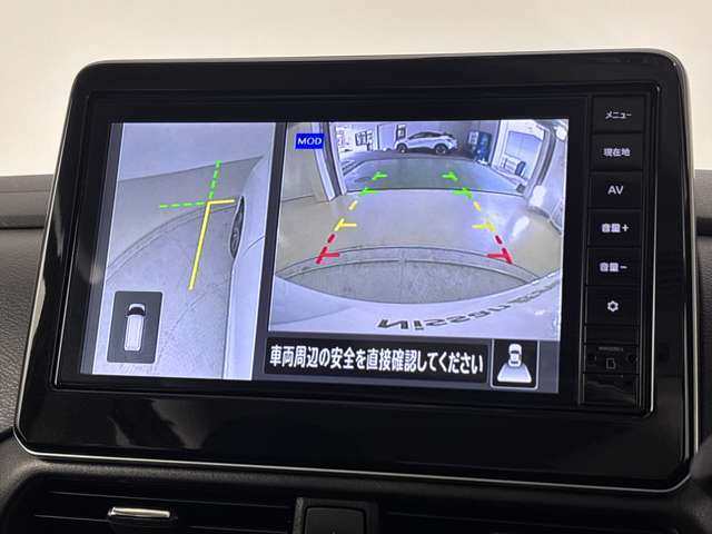 サイドカメラで幅寄せも安心して行えます。