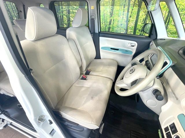運転席シート廻りは使用感も少なく、良好な状態となっています。丁寧に使われていたことがよくわかりますね。
