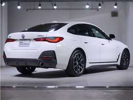 プレミアムセレクション2年保証のお車は2年延長保証にご加入頂けます。プレミアムセレクション2年保証からさら最大2年間、合計4年間の保証をお受け頂けます。対象箇所の不具合は無償修理をご提供致します。