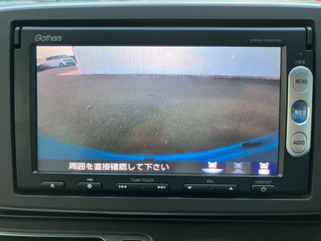 バックカメラ装着済！死角になりやすい後方もとても見やすいです☆車庫入れに自信がない方や縦列駐車が苦手な方にも、オススメ装備です！安心度もアップ！