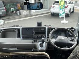 Wキャブ　乗車定員6名　リモコンキー　前方ドライブレコーダー　Aftermarketルームミラー型デジタルインナーミラー　純正ラジオ　ETC　フォグライト　左電動格納ミラー　荷台あおり三方開放　前席パワーウィンドゥ